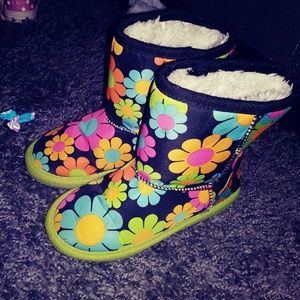 Size 11 Dawgs boots girls